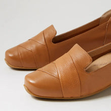 Load image into Gallery viewer, Ziera Celyn Xw Dark Tan Leather
