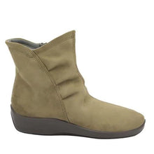 Load image into Gallery viewer, Arcopedico L19 Boot Olive