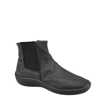 Load image into Gallery viewer, Arcopedico Trakai J65 Black