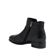 Load image into Gallery viewer, Diana Ferrari Supersoft Brookie Black Boots