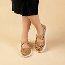 Load image into Gallery viewer, Ziera Sachet Xf DK Tan Leather
