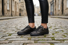 Load image into Gallery viewer, Cabello Upbeat Jet Black