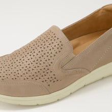 Load image into Gallery viewer, Diana Ferrari Demii-su Taupe Leather