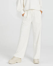 Load image into Gallery viewer, Betty Basics Giselle Sweatpant Cream Fleck
