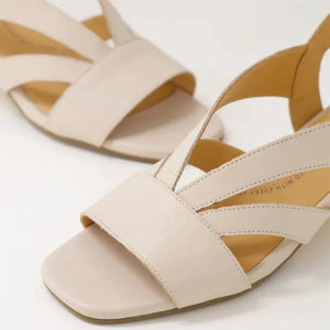 Ziera Cheilo W Nude