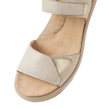 Load image into Gallery viewer, Ziera Geeley W Almond - Pale Gold