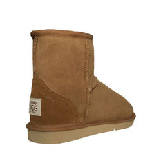 Load image into Gallery viewer, Jumbo Uggs Ultra Short Chestnut
