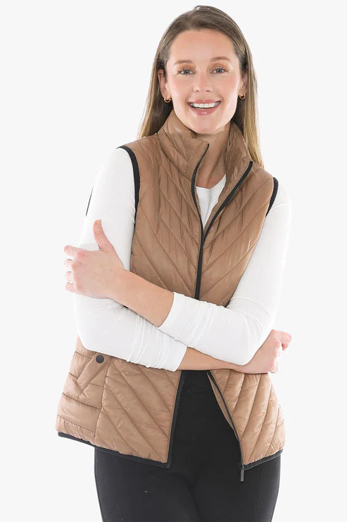 Jump Contrast Trim Vest Sand/Black